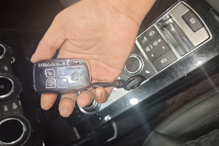 路虎 发现 2017款 3.0 SC V6 S中控内饰11