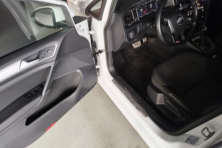 大众 高尔夫 2019款 280TSI DSG舒适型 国VI中控内饰7003