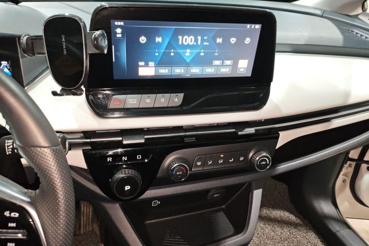 奔腾NAT 2022款 悦享出行 换电版 100kW 401km中控内饰16