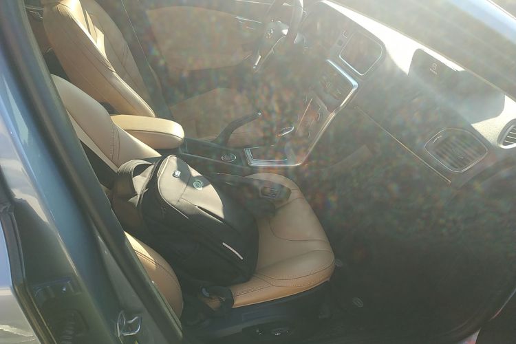 沃尔沃V40 2018款 T3 智雅版局部细节41