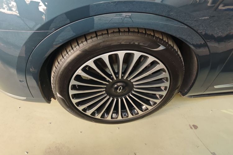 鸿蒙智行 问界M9 2024款 增程 Max版 42kWh 5座版车身外观6007