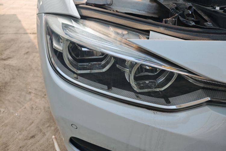 宝马3系 2018款 318i车身外观8