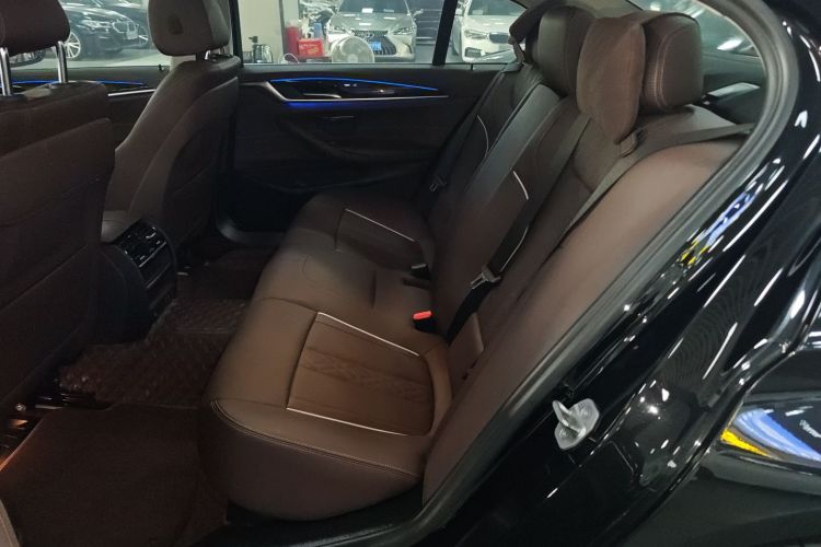 宝马5系 2022款 525Li 豪华套装中控内饰21