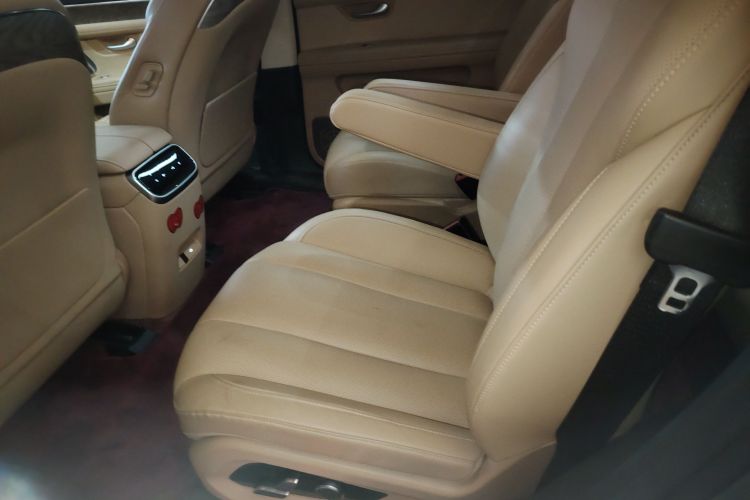 鸿蒙智行 问界M7 2022款 1.5T 后驱舒适版中控内饰7004