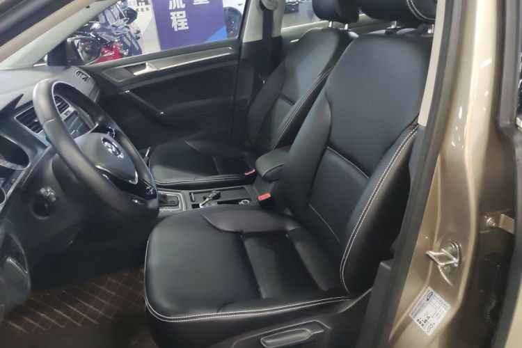 大众 高尔夫 2016款 1.6L 自动舒适型中控内饰19