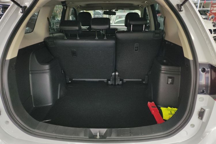 三菱 欧蓝德 2019款 2.0L 两驱畅享版 5座 国V局部细节23