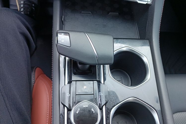 长安 逸动 2022款 PLUS 蓝鲸NE 1.4T GDI DCT旗舰版中控内饰18