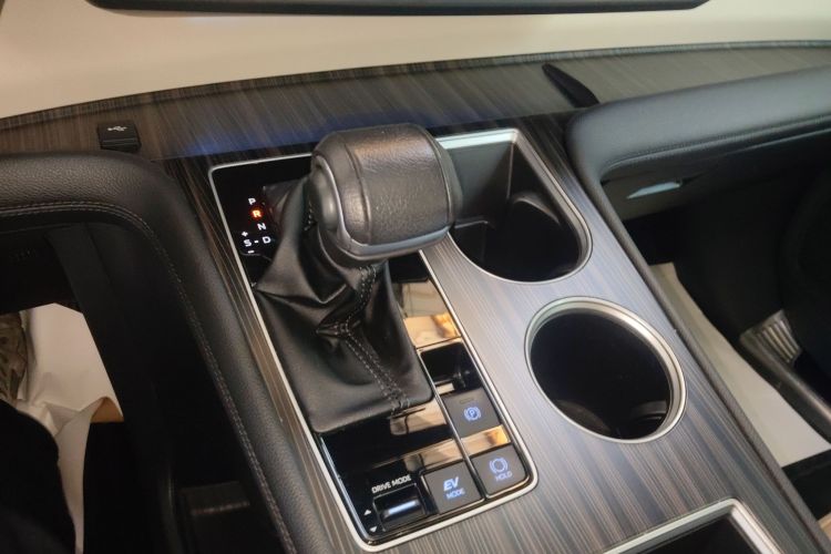 丰田 格瑞维亚 2022款 2.5L混动 尊爵版局部细节18