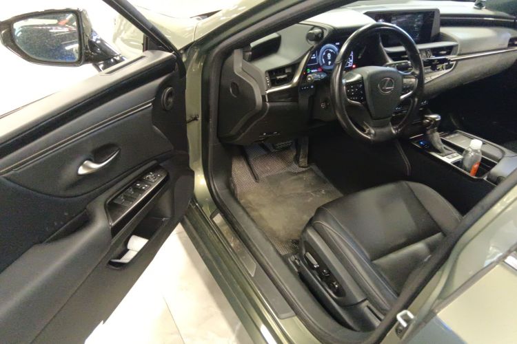 雷克萨斯ES 2020款 300h 卓越版中控内饰7003