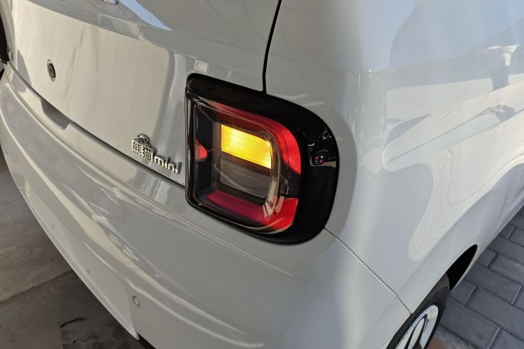 吉利银河 熊猫 2025款 210km 元气熊车身外观9