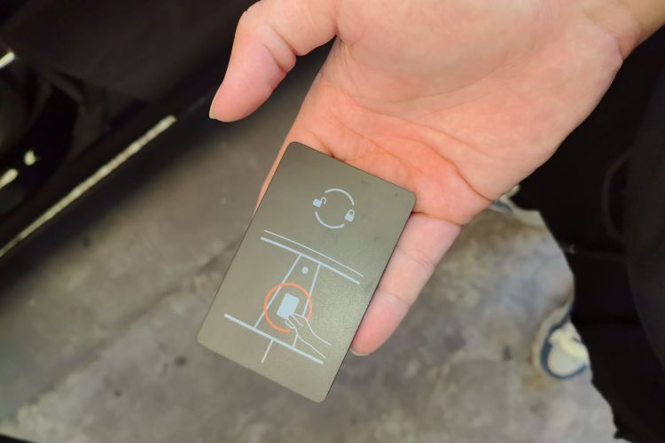 特斯拉 Model 3 2023款 后轮驱动版中控内饰11