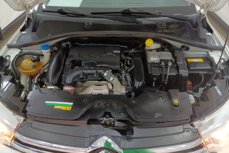 雪铁龙C3-XR 2015款 1.6THP 自动旗舰型机舱底盘24