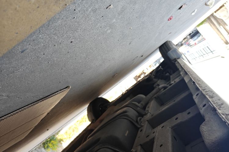 福特 全顺 2017款 2.0T汽油多功能商用车中轴中顶国V局部细节9003