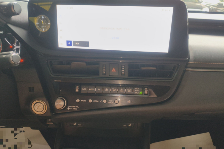 雷克萨斯ES 2022款 200 卓越版局部细节16