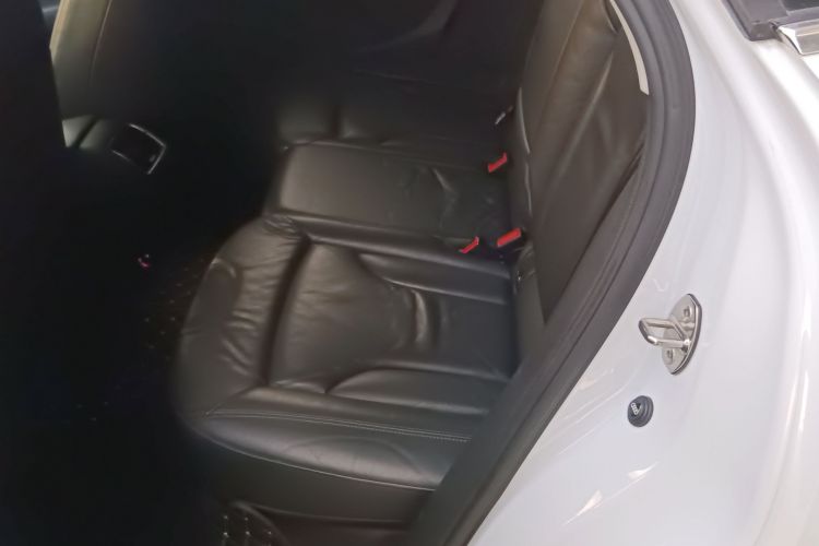 奥迪Q3 2015款 35 TFSI quattro百万纪念进享型中控内饰7004