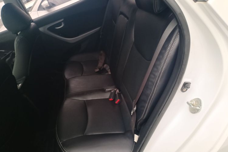 现代 朗动 2015款 1.6L 自动领先型中控内饰7004