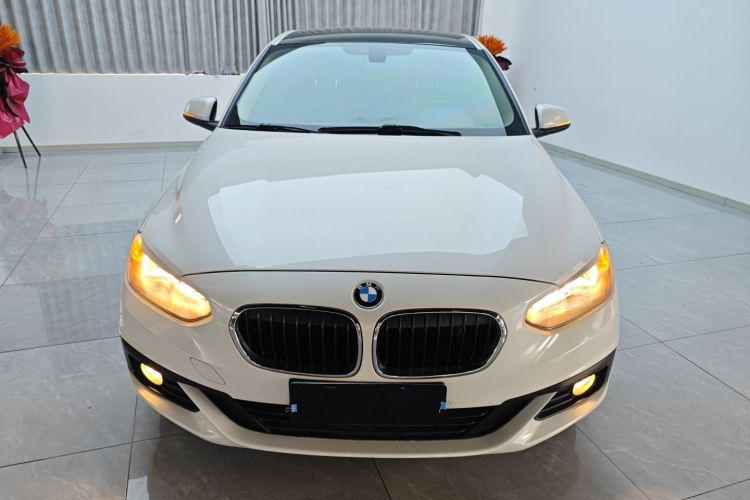 宝马1系 2017款 118i 时尚型车身外观2