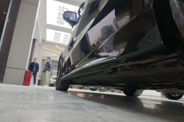 奔驰C级 2022款 改款 C 260 L 运动版局部细节9002