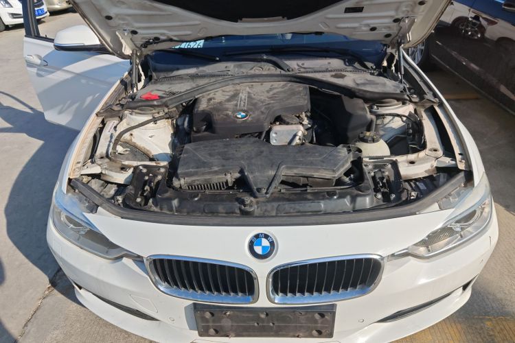 宝马3系 2015款 320i 超悦版时尚型局部细节24