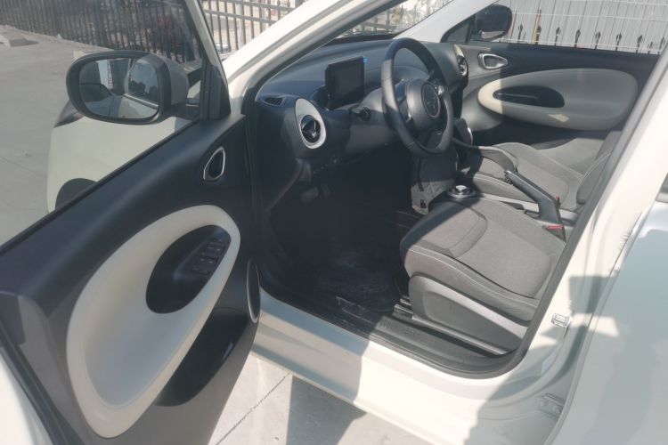 五菱汽车 五菱缤果 2023款 203km 轻享款中控内饰7003