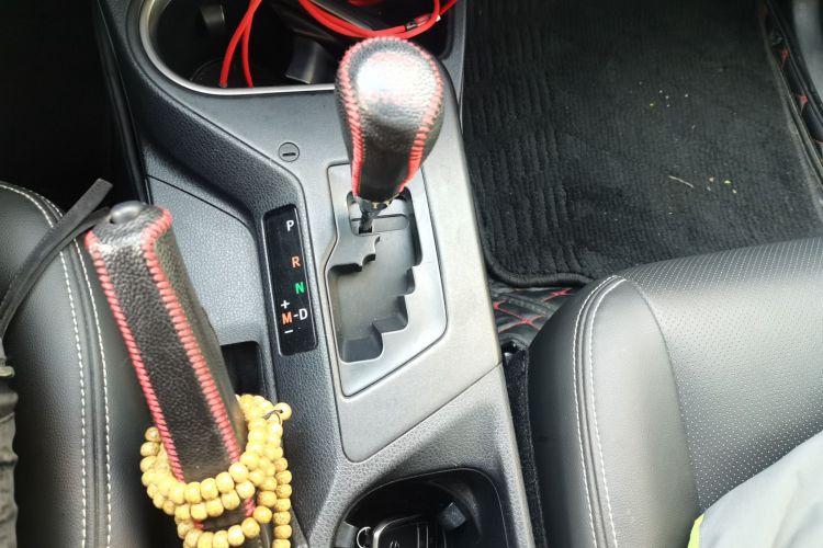 丰田 RAV4荣放 2019款 2.0L CVT两驱风尚X限量版 国VI中控内饰18