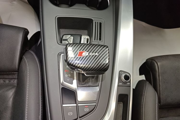 奥迪A4L 2023款 40 TFSI 时尚动感型中控内饰18