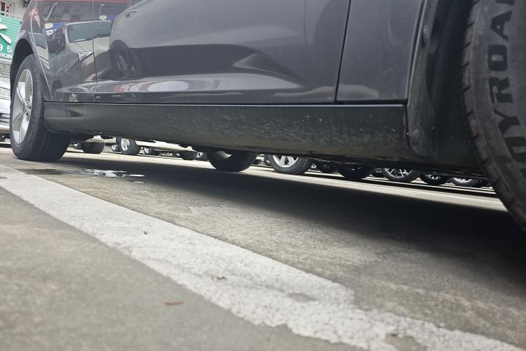 福特 福克斯 2012款 三厢 1.6L 自动风尚型局部细节9001