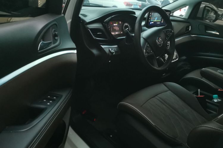 别克GL8 2022款 陆上公务舱 652T 豪华型中控内饰20