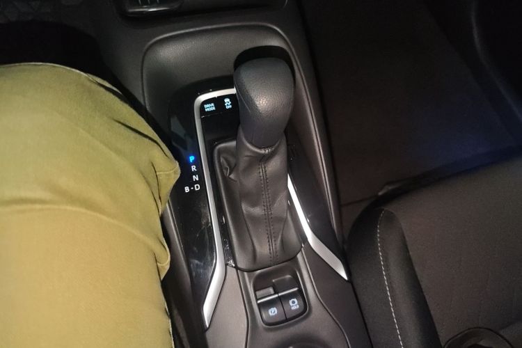 丰田 卡罗拉 2023款 1.8L 智能电混双擎 先锋版局部细节18