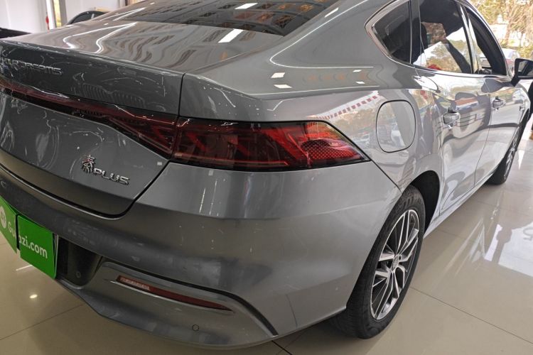 比亚迪 秦PLUS 2023款  冠军版 DM-i 120KM超越型车身外观9