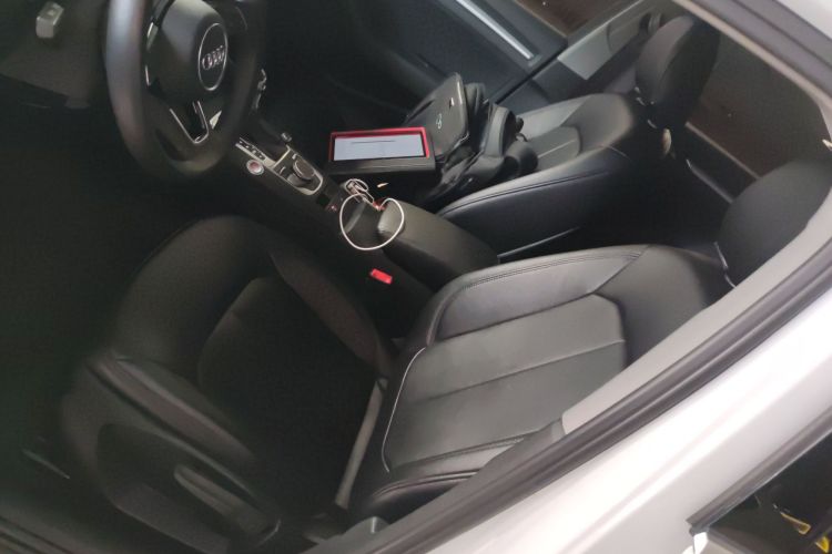 奥迪A3 2019款 Limousine 35 TFSI 进取型 国VI中控内饰19