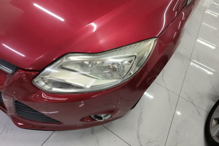 福特 福克斯 2012款 三厢 1.6L 自动风尚型车身外观36