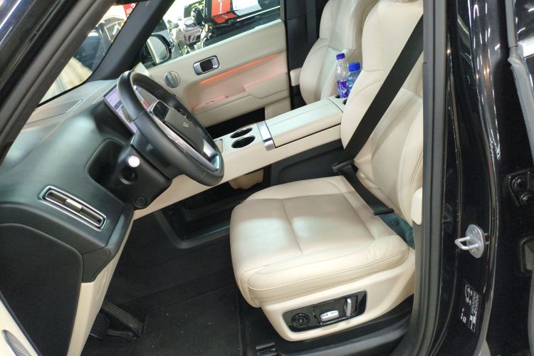理想汽车 理想L9 2022款 Max中控内饰19