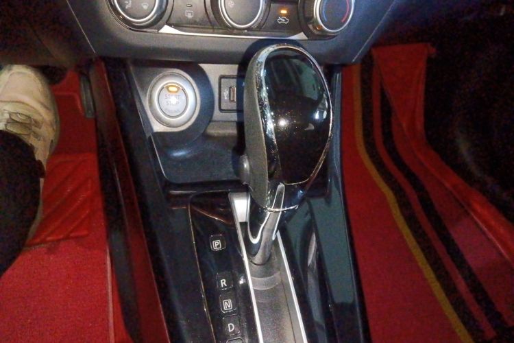 日产 蓝鸟 2016款 1.6L CVT智酷版中控内饰18