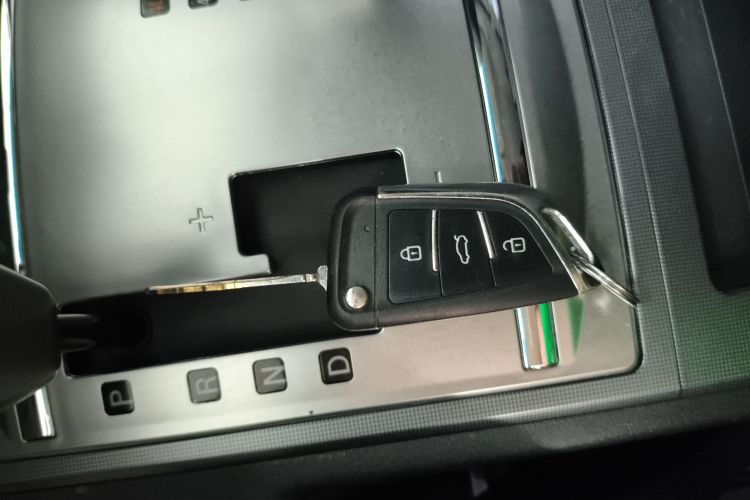 三菱 帕杰罗（平行进口） 中控内饰11