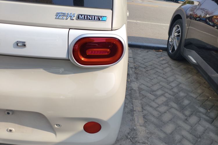 五菱汽车 宏光MINIEV 2024款 第三代 215km 青春版车身外观9