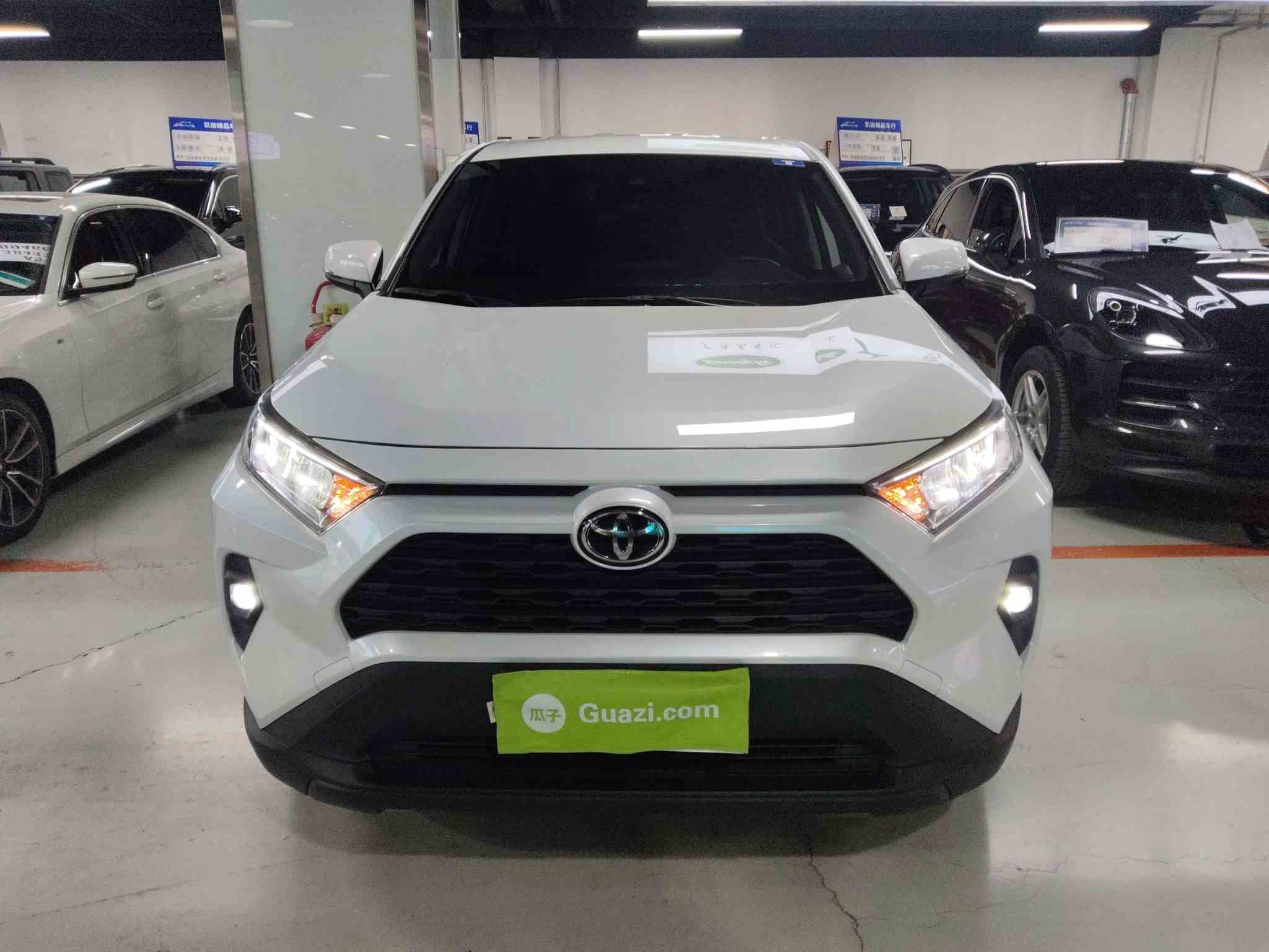 丰田 RAV4荣放 2023款 2.0L CVT两驱都市版(1)