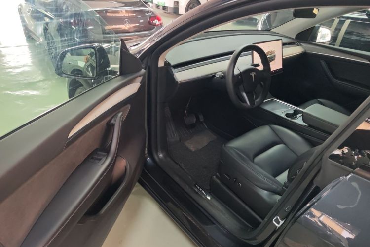特斯拉 Model Y 2024款 后轮驱动版中控内饰20