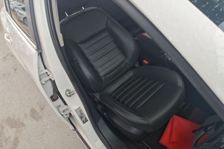 别克 君威 2014款 1.6T 时尚技术型中控内饰41