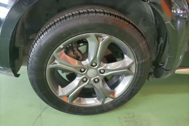 道奇 酷威 2016款 2.4L 两驱旅行版车身外观6008