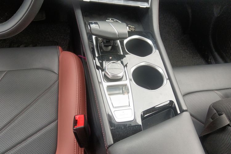 长安 逸动 2023款 畅享版 PLUS 蓝鲸NE 1.4T GDI DCT尊贵版中控内饰18