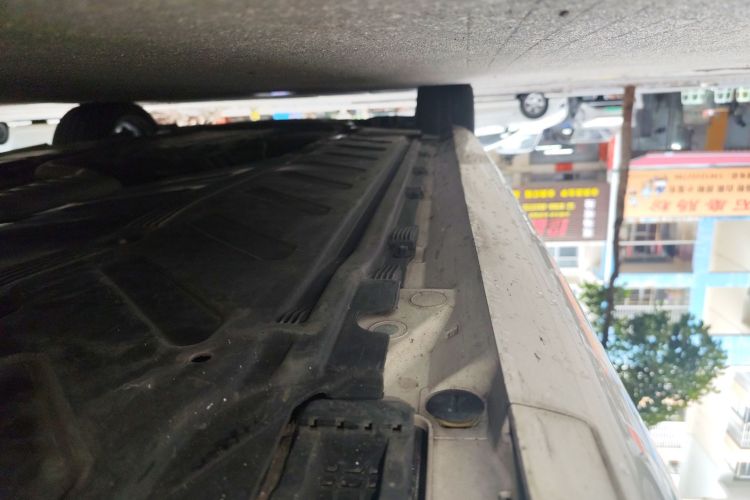 奔驰E级(进口) 2017款 E 200 4MATIC 轿跑车局部细节9002