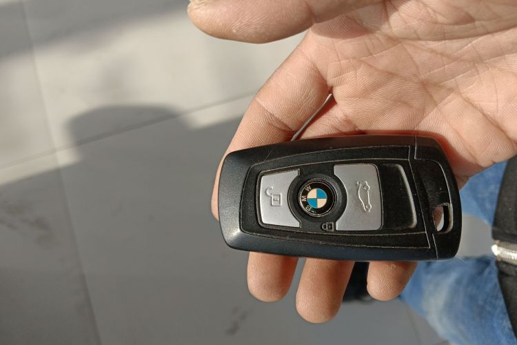 宝马3系 2018款 320Li 时尚型中控内饰7001