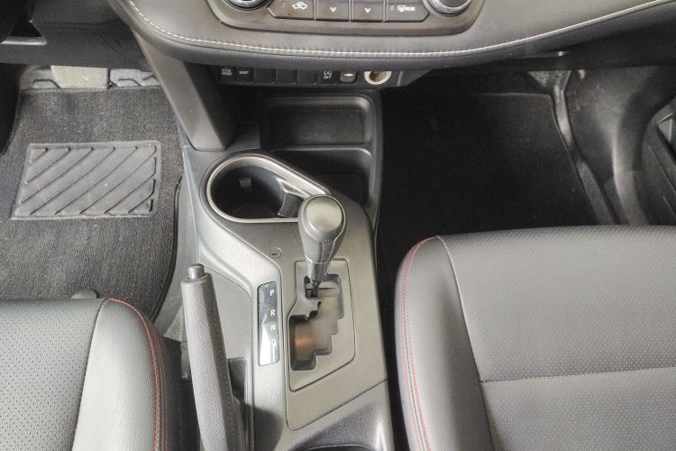 丰田 RAV4荣放 2019款 2.0L CVT两驱先锋版 国V中控内饰18