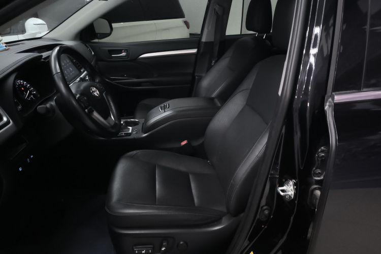 丰田 汉兰达 2021款 2.0T 四驱豪华版 7座中控内饰19