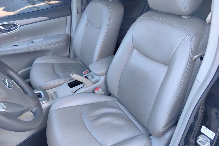 日产 轩逸 2012款 1.6XE CVT舒适版局部细节19