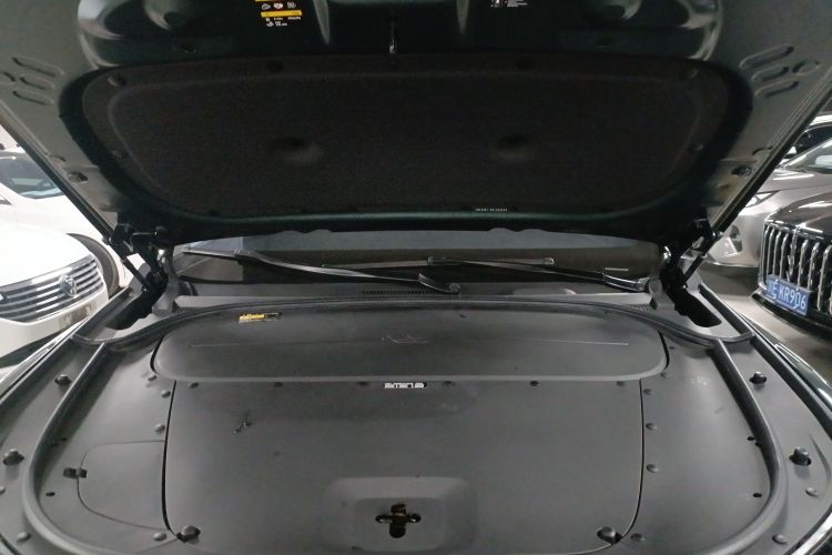 理想汽车 理想ONE 2021款 增程6座版机舱底盘24