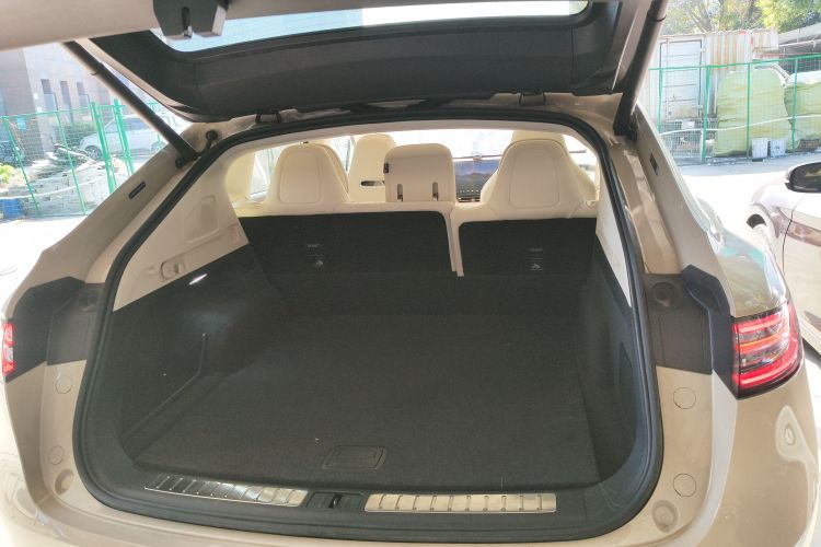 鸿蒙智行 智界R7 2025款 增程 251km Max机舱底盘23