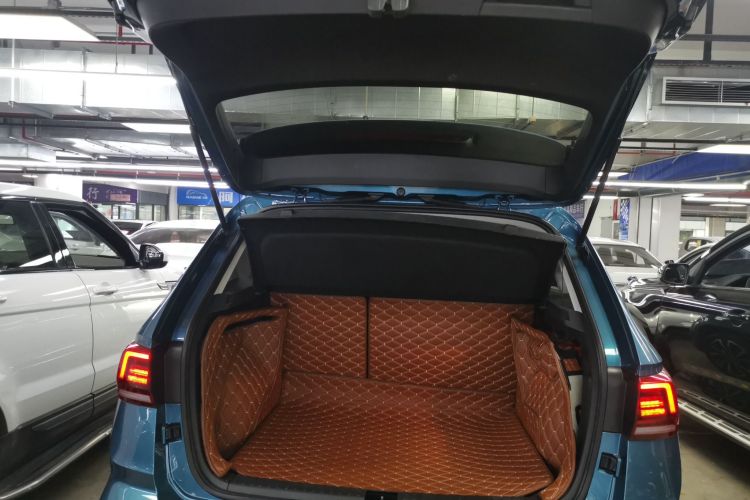 大众 途岳 2020款 330TSI 四驱豪华版PLUS 国VI机舱底盘23