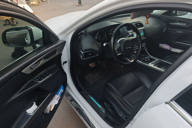 捷豹XEL 2019款 2.0T 200PS 豪华版中控内饰7003